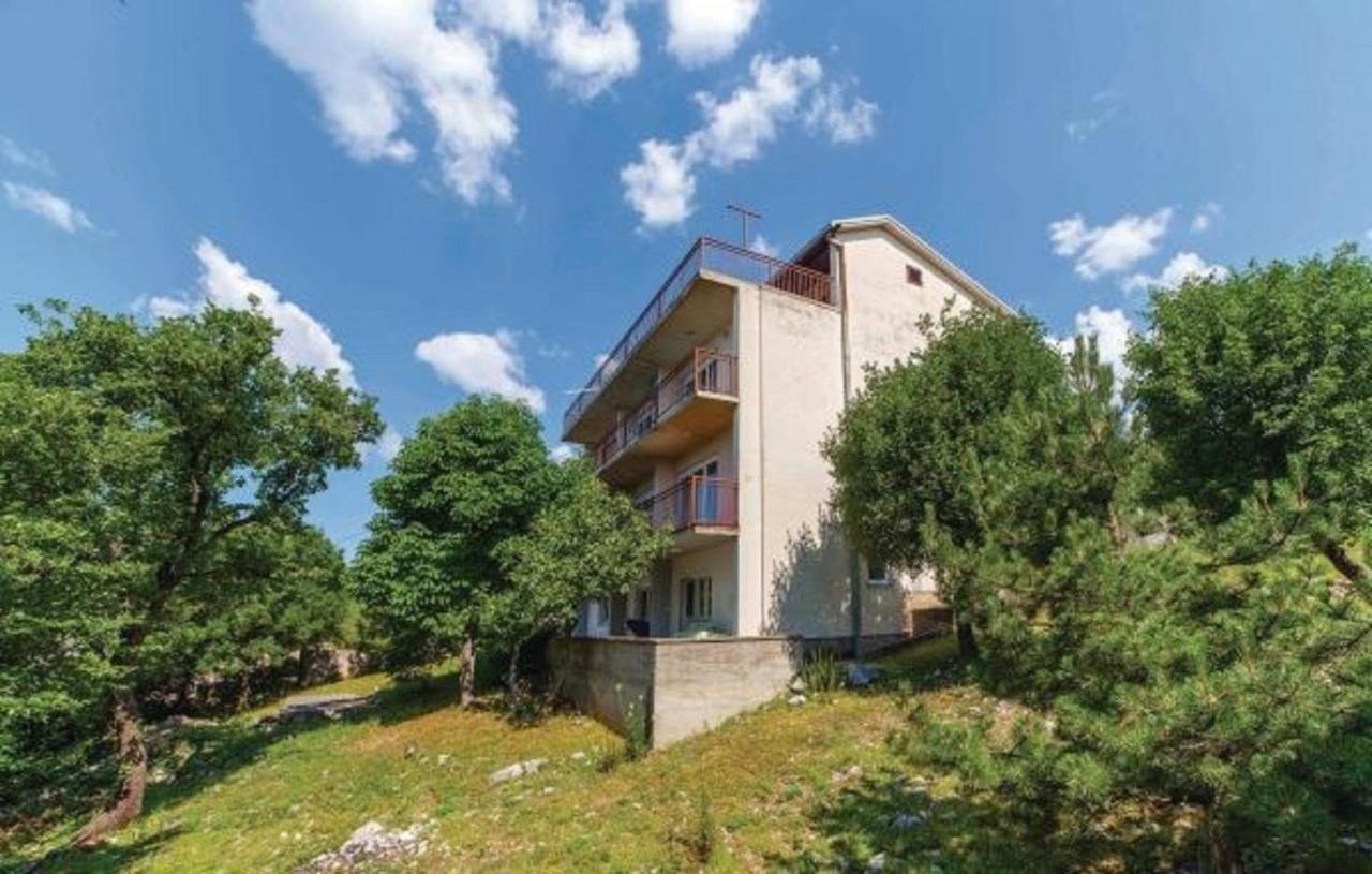 Big White Apartment Novi Vinodolski Eksteriør billede